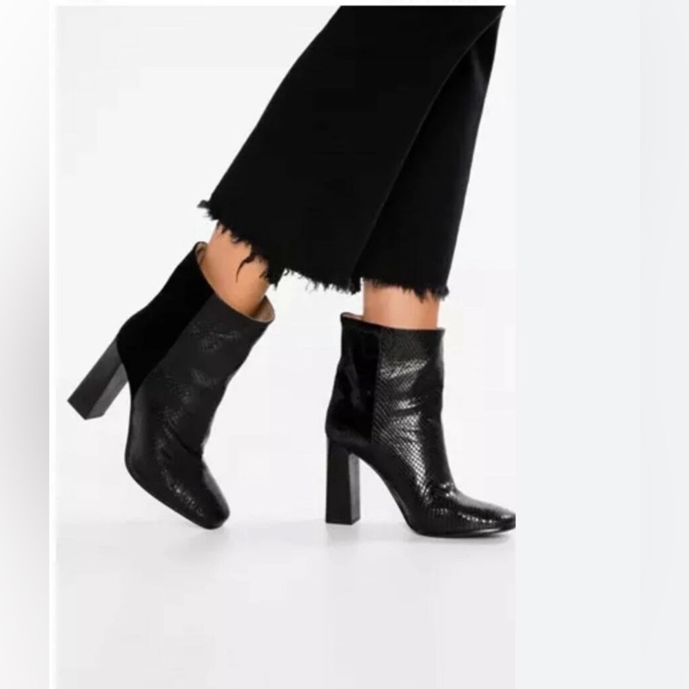 DAY BIRGER ET MIKKELSEN Dress Boots 38 Black snake pattern front/ velvet back